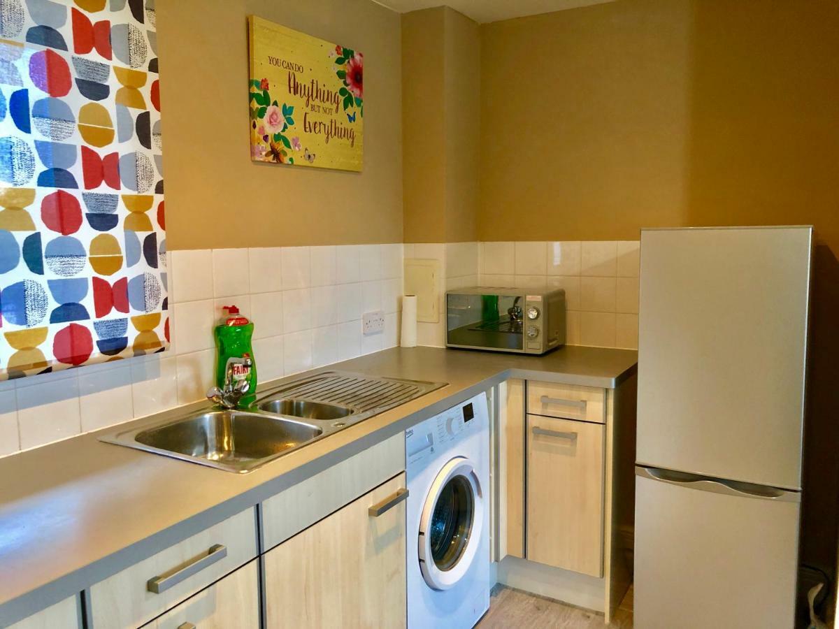 2 Bedrooms Modern Apartment, Lounge, Full Kitchen, Balcony, 5 Minutes Stratford Station Londyn Zewnętrze zdjęcie