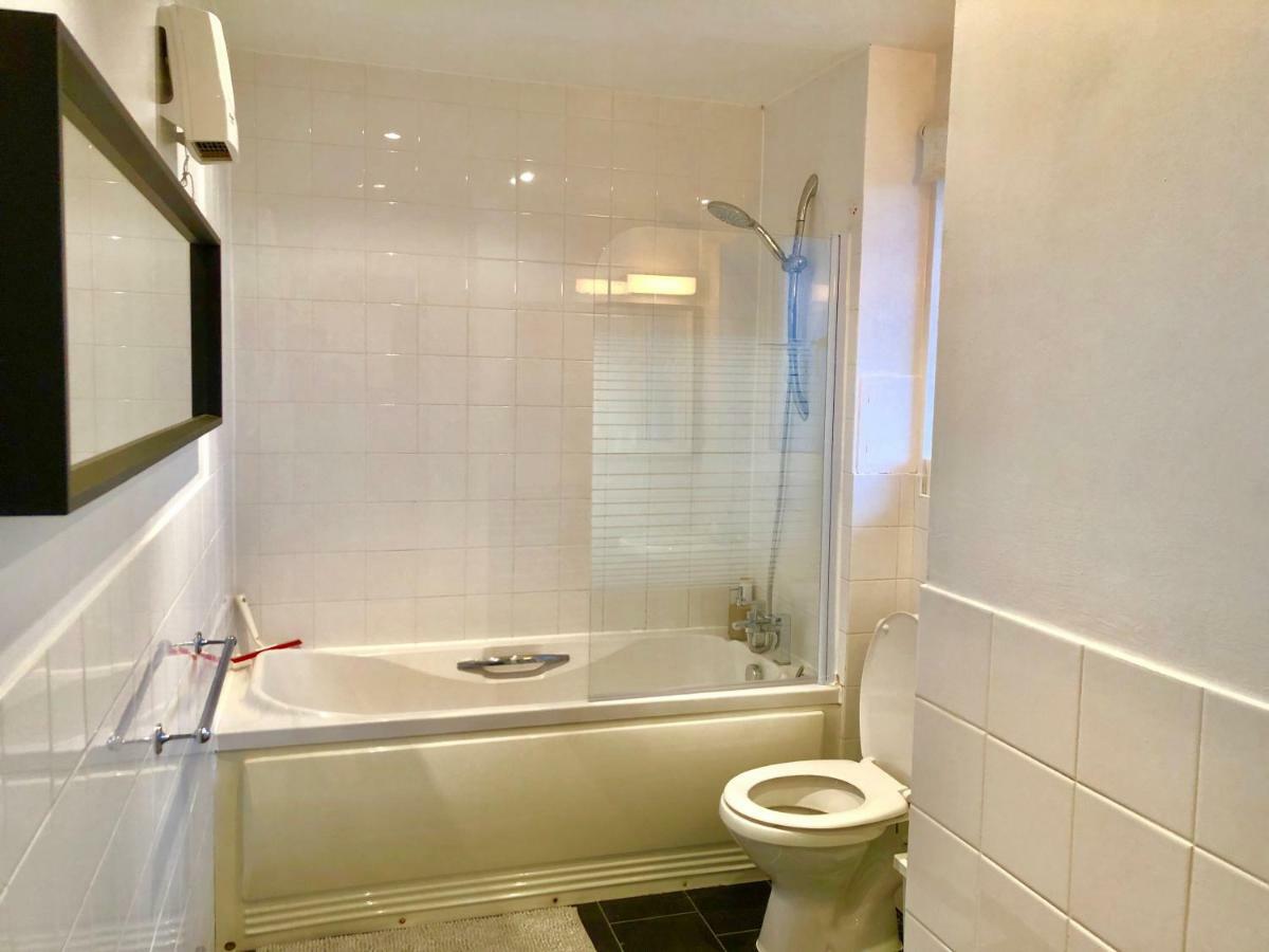 2 Bedrooms Modern Apartment, Lounge, Full Kitchen, Balcony, 5 Minutes Stratford Station Londyn Zewnętrze zdjęcie