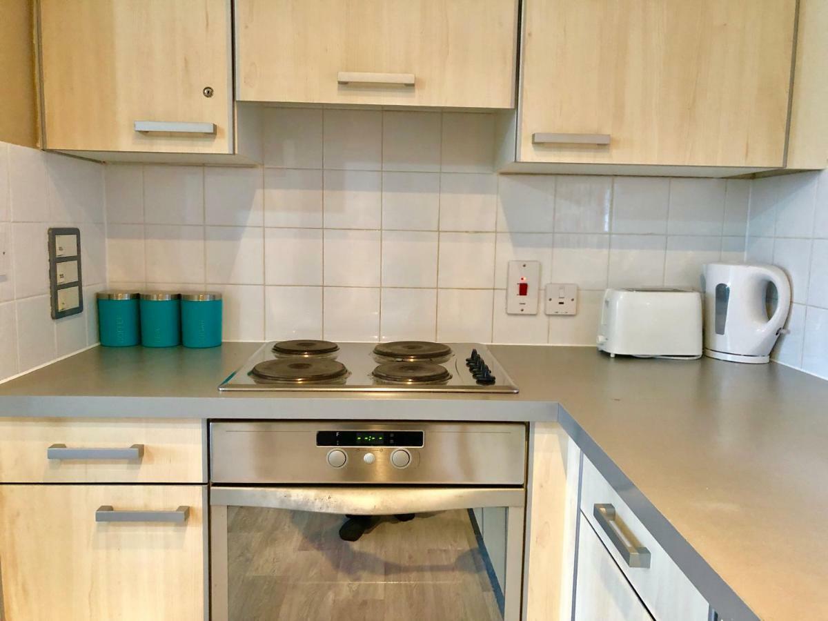 2 Bedrooms Modern Apartment, Lounge, Full Kitchen, Balcony, 5 Minutes Stratford Station Londyn Zewnętrze zdjęcie