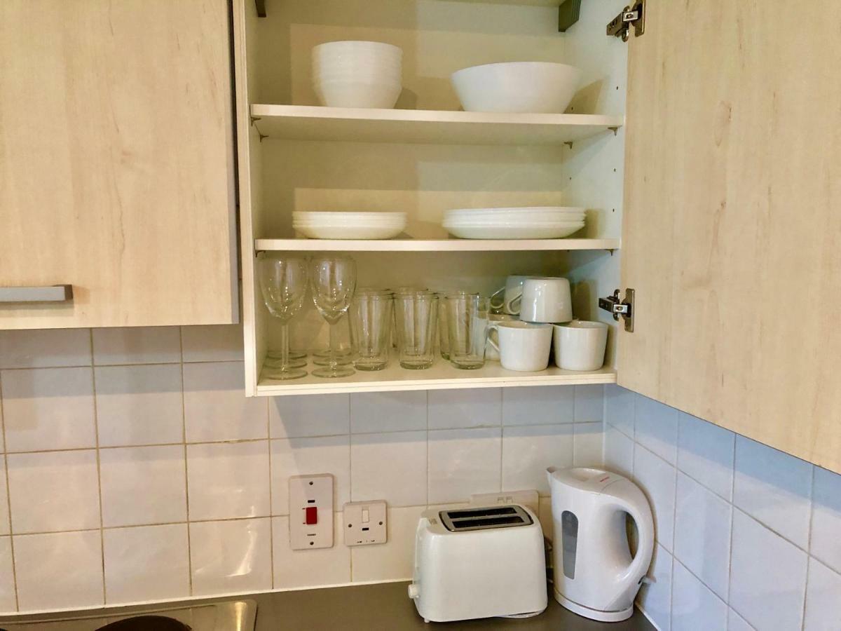 2 Bedrooms Modern Apartment, Lounge, Full Kitchen, Balcony, 5 Minutes Stratford Station Londyn Zewnętrze zdjęcie