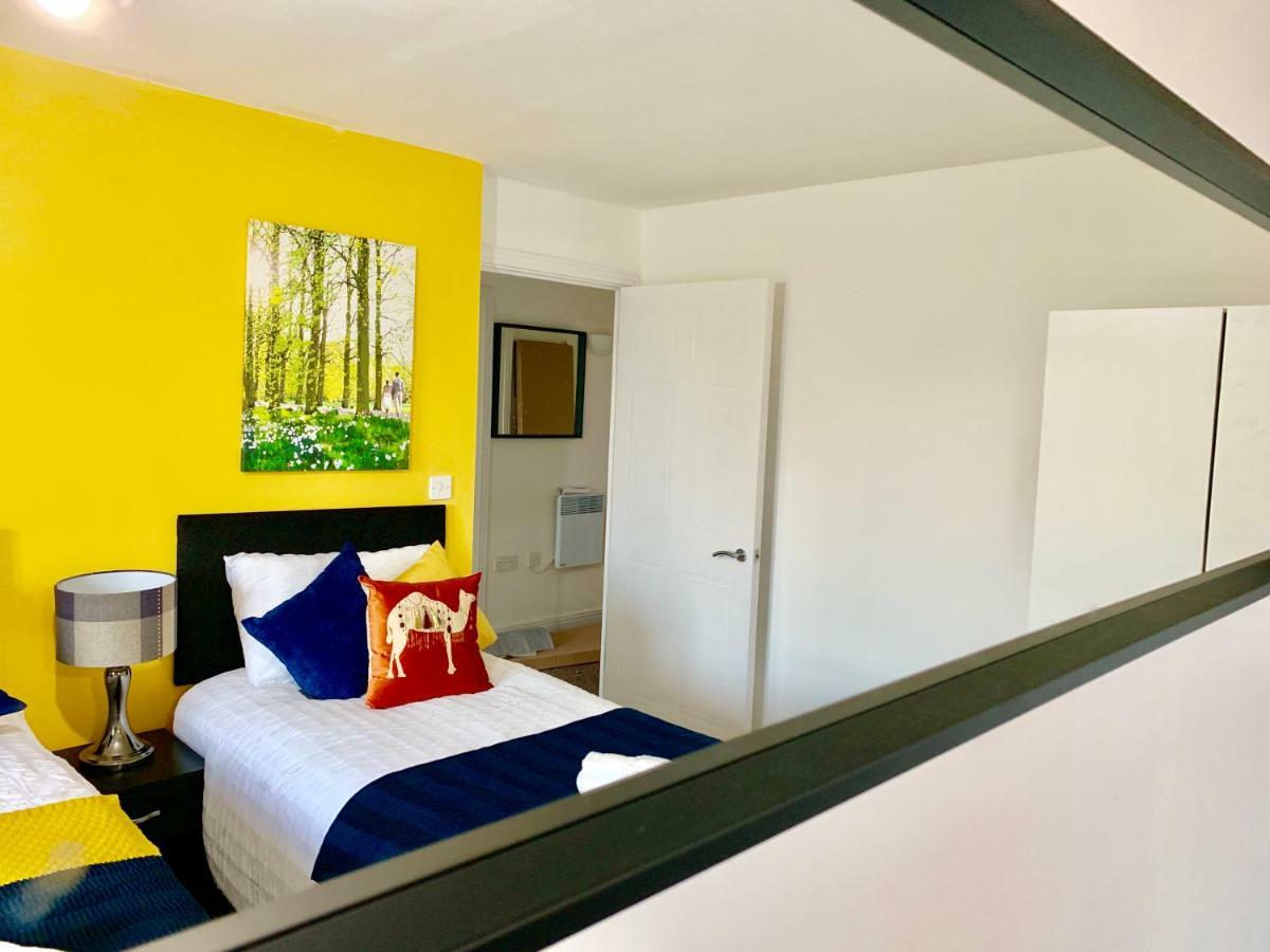 2 Bedrooms Modern Apartment, Lounge, Full Kitchen, Balcony, 5 Minutes Stratford Station Londyn Zewnętrze zdjęcie
