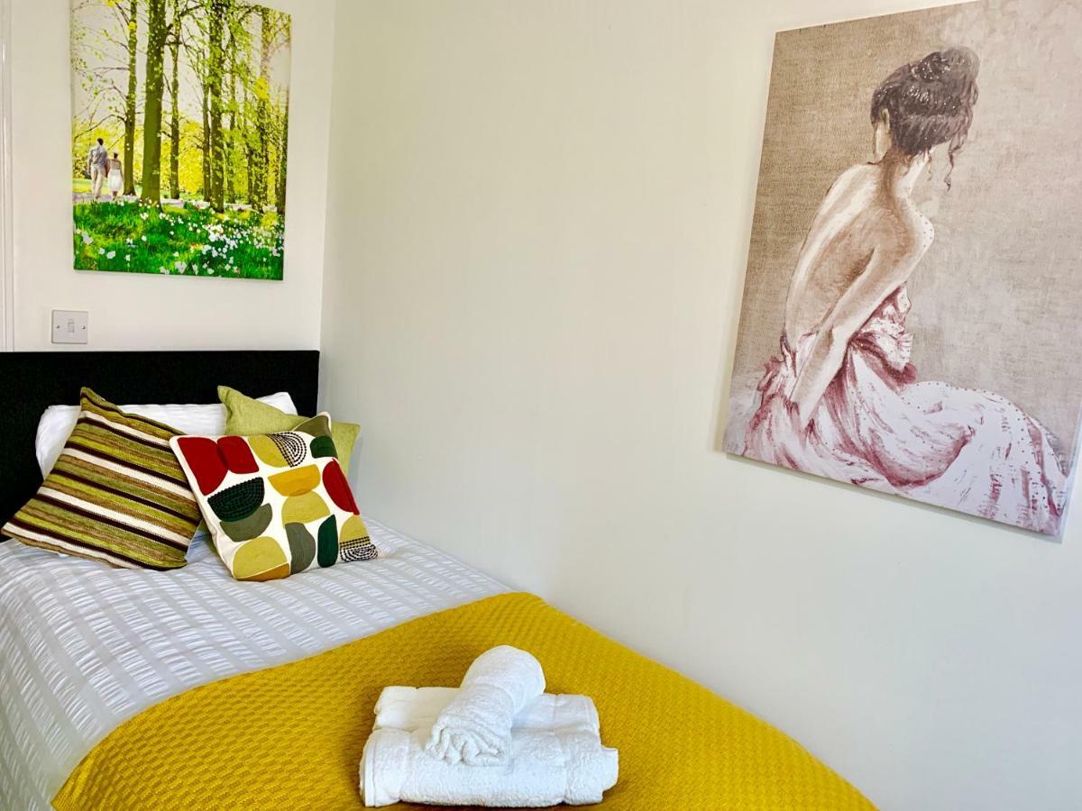 2 Bedrooms Modern Apartment, Lounge, Full Kitchen, Balcony, 5 Minutes Stratford Station Londyn Zewnętrze zdjęcie