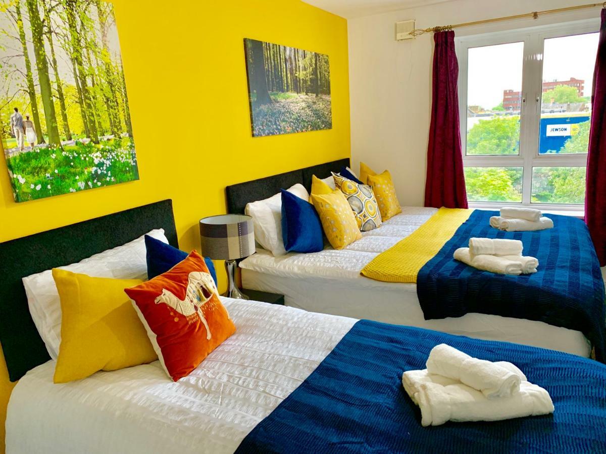 2 Bedrooms Modern Apartment, Lounge, Full Kitchen, Balcony, 5 Minutes Stratford Station Londyn Zewnętrze zdjęcie